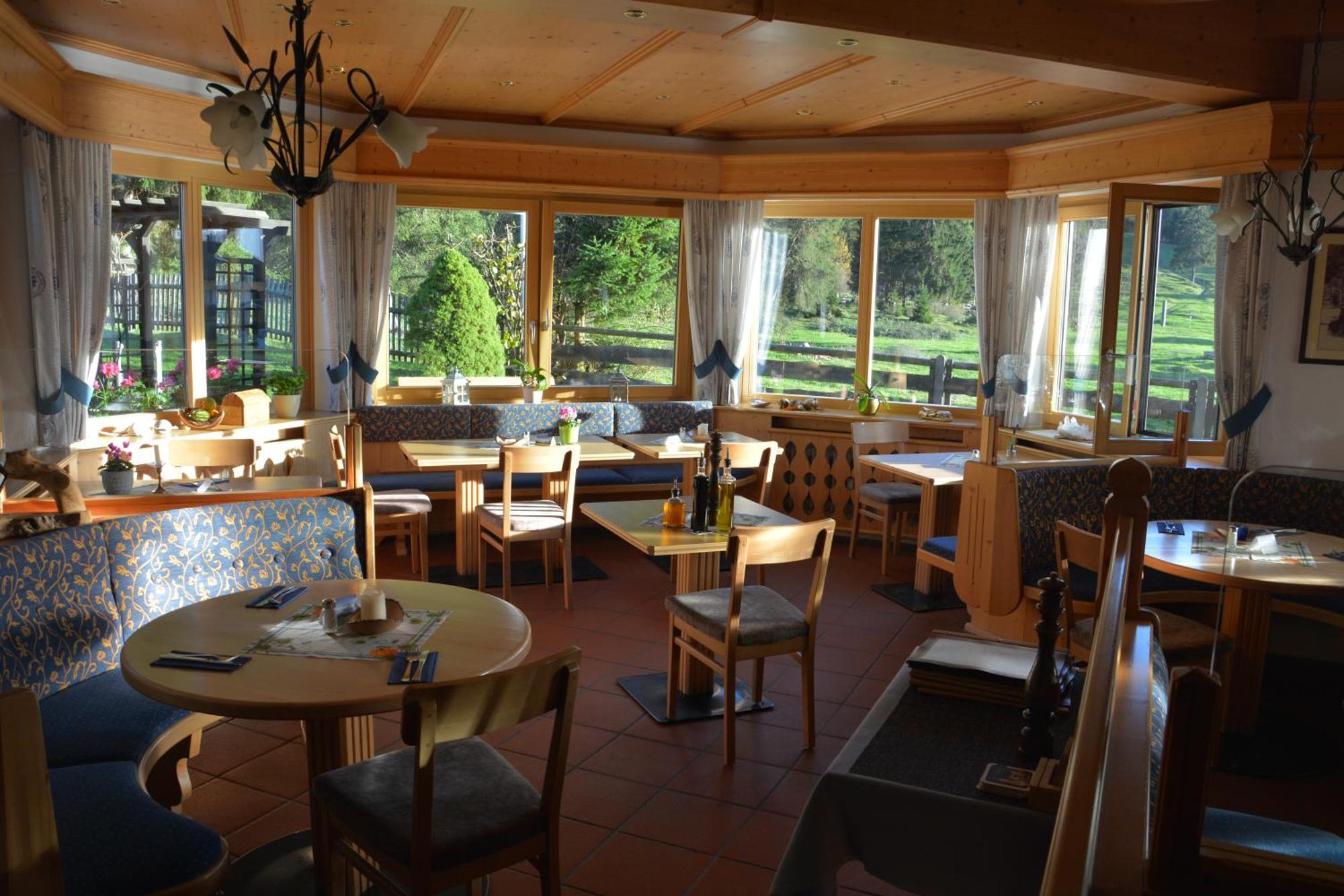Ferienwohnung Farchanter Alm Mit Schlafzimmer, Wohnzimmer Und Schlafnische Exterior foto