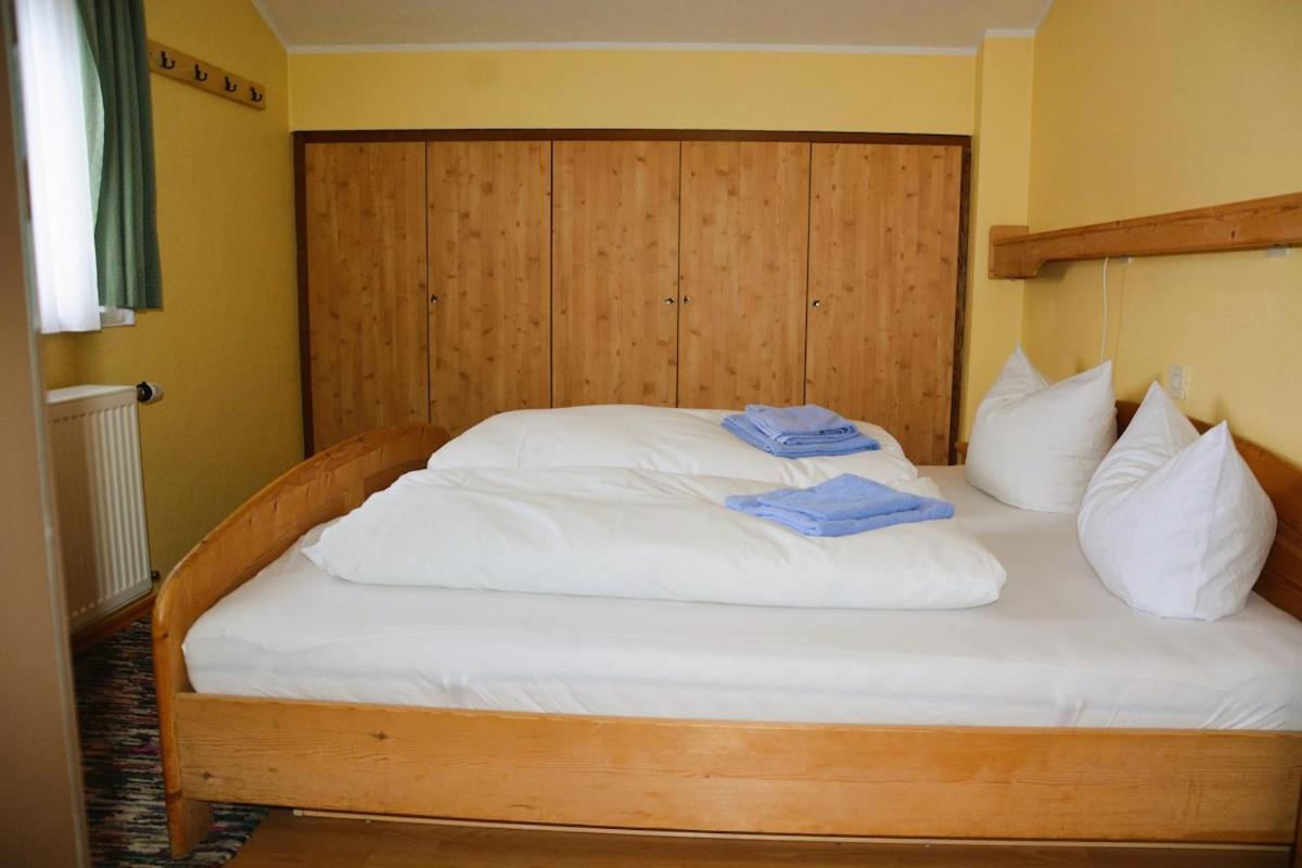 Ferienwohnung Farchanter Alm Mit Schlafzimmer, Wohnzimmer Und Schlafnische Exterior foto