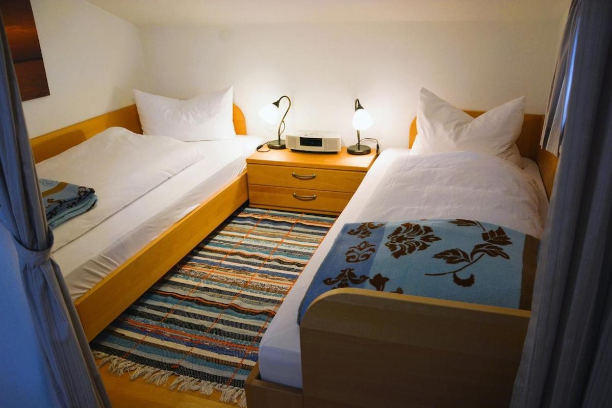 Ferienwohnung Farchanter Alm Mit Schlafzimmer, Wohnzimmer Und Schlafnische Exterior foto
