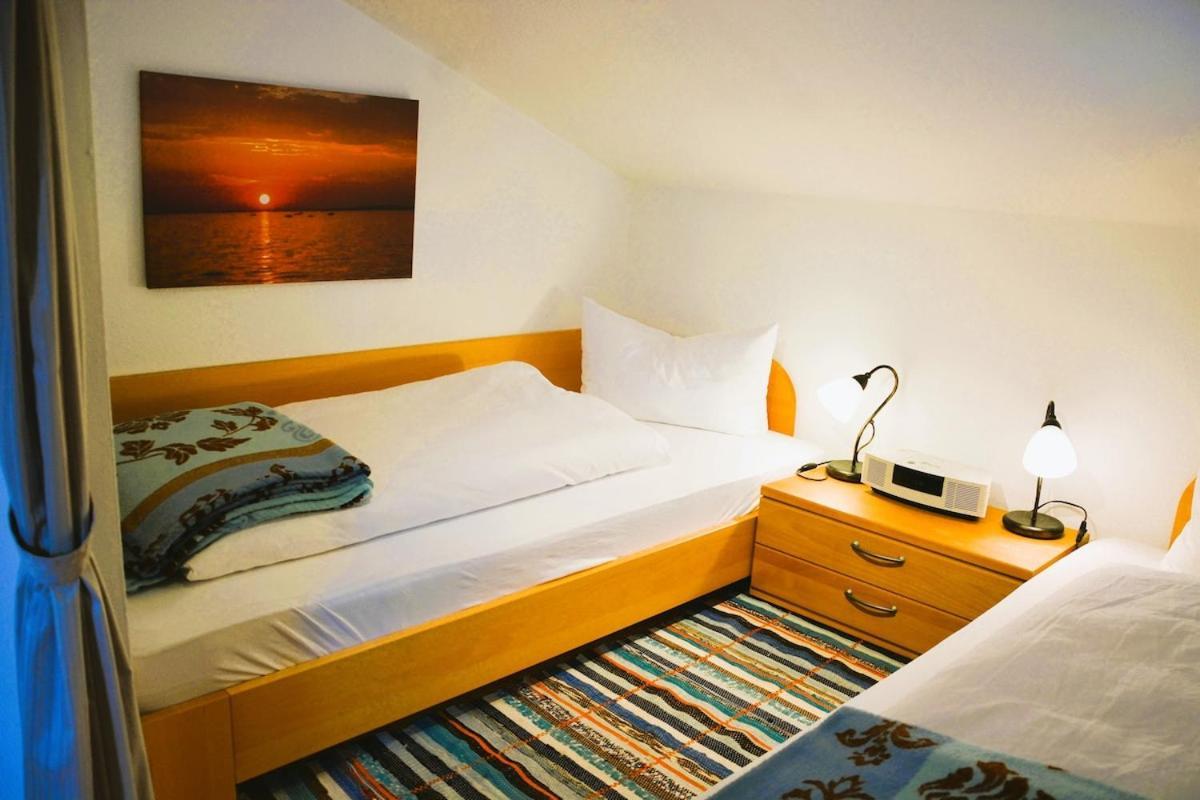 Ferienwohnung Farchanter Alm Mit Schlafzimmer, Wohnzimmer Und Schlafnische Exterior foto